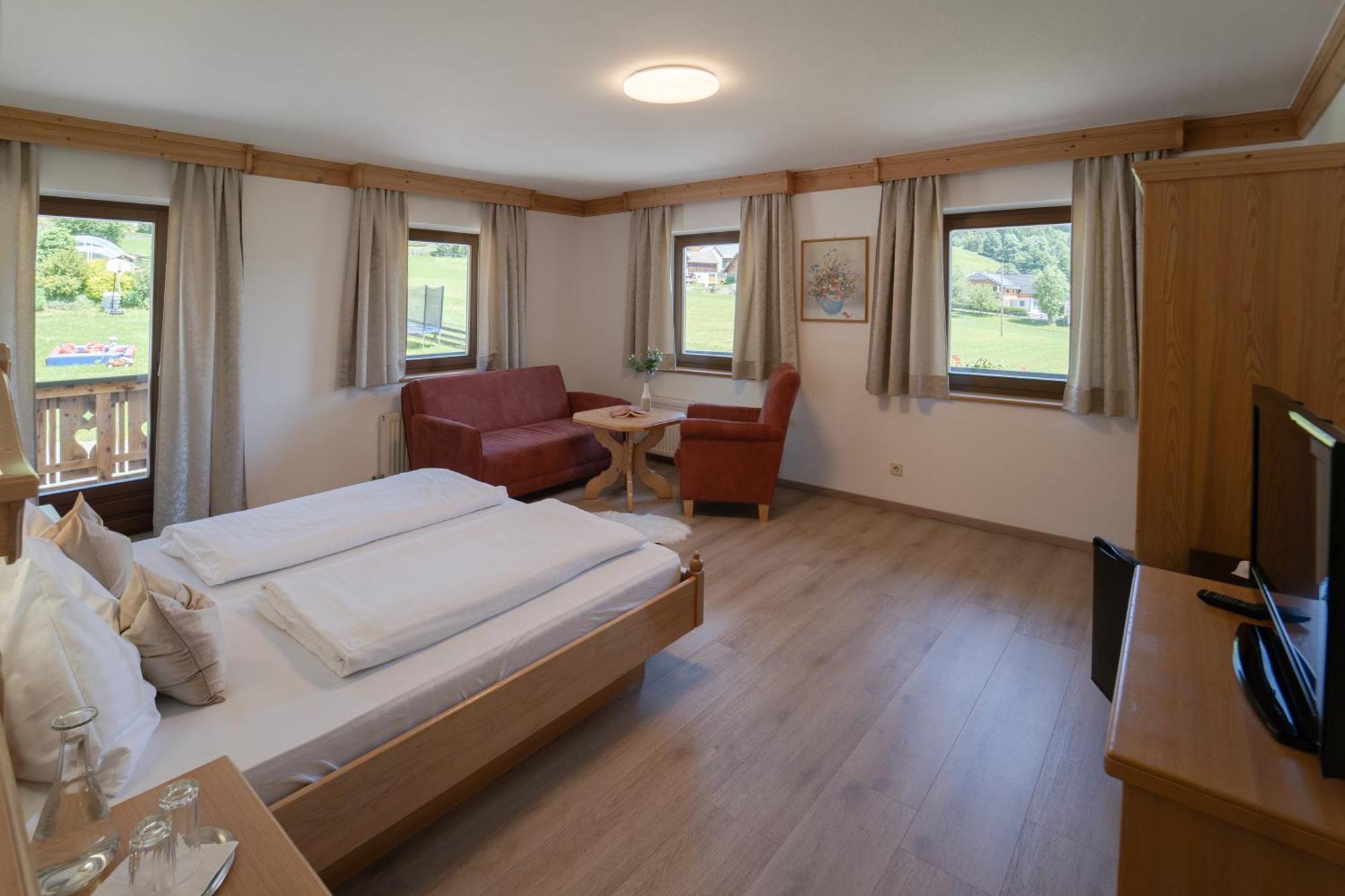 Landhotel - Apartments Bauer Hintergöriach Exteriör bild